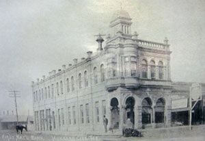 First National Bank, Hubbard